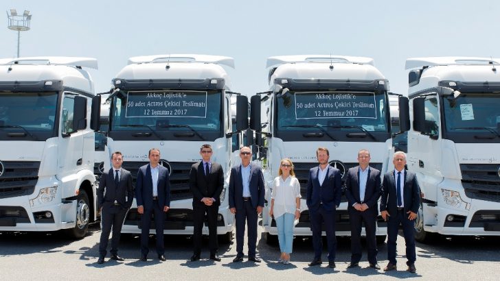 Mercedes-Benz Türk’ten Akkoç Lojistik filosuna 50 adet Actros çekici