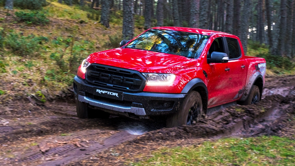 YENİ FORD RANGER SINIRLARA MEYDAN OKUYOR