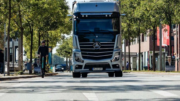 Mercedes ticari araçlarına yeni donanım