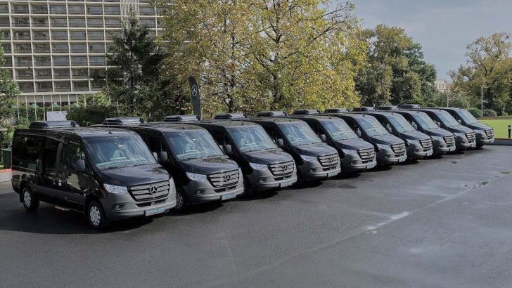 Mercedes, İlk 10+1 koltuklu Sprinter modelinin teslimatını yaptı