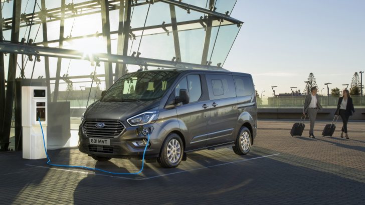 Ford Tourneo Custom Plug-In Hybrid’i tanıttı